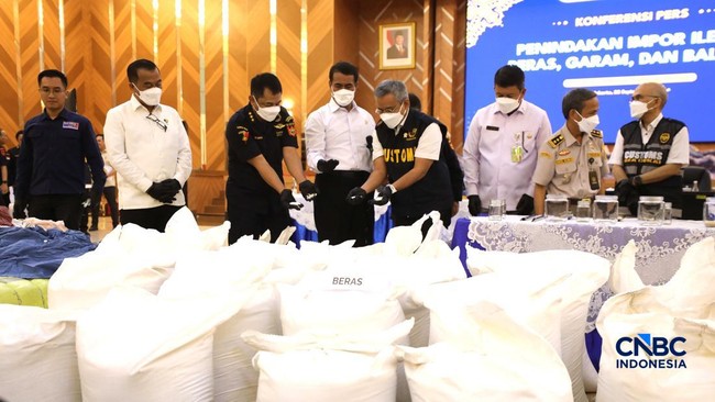 15 Containers of Illegal Rice and Salt from India Thwarted by Customs