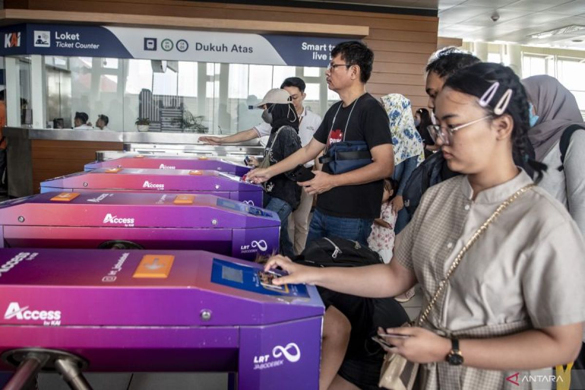Jakpro apologises for tap-in/tap-out machine issues on Jakarta LRT