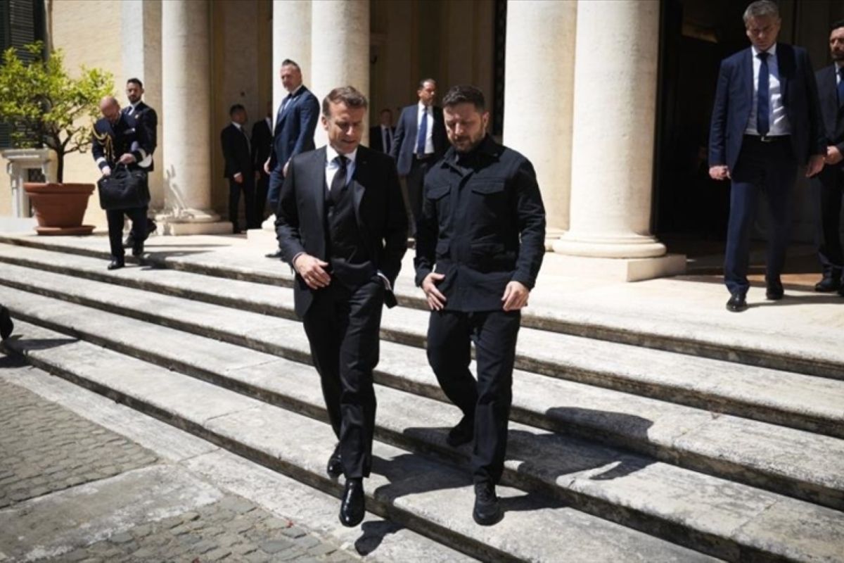 Zelenskyy and Macron Discuss Security Cooperation and Support for Ukraine