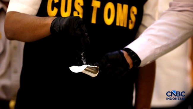 Customs Chief Expresses Frustration, Directly Points Out 'Havens' for Illegal Imports into Indonesia