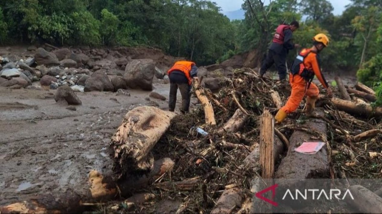 Solok Regency Declares 14-Day Disaster Emergency Status Following Flash Floods
