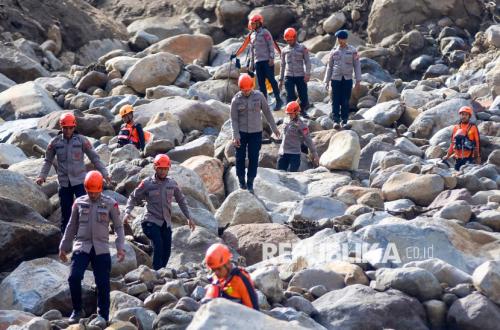One Victim Still Missing as SAR Team Continues Search for Solok Flash Flood