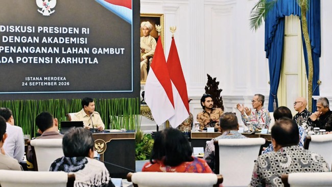 Expert Recommendations to Prabowo for Managing Peatland Forest Fires