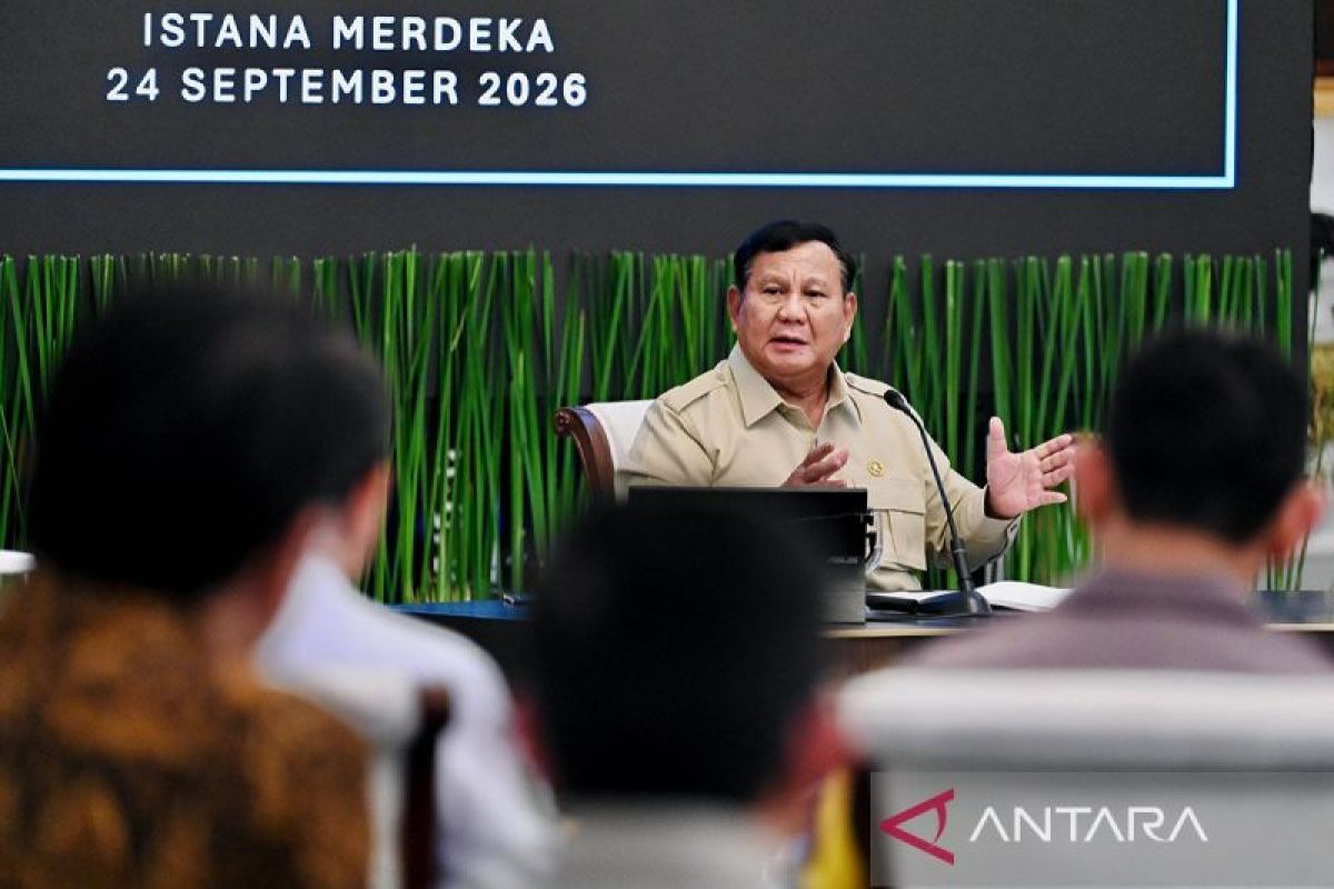 Prabowo: Land Fire Extinguishing More Effective via Ground Operations