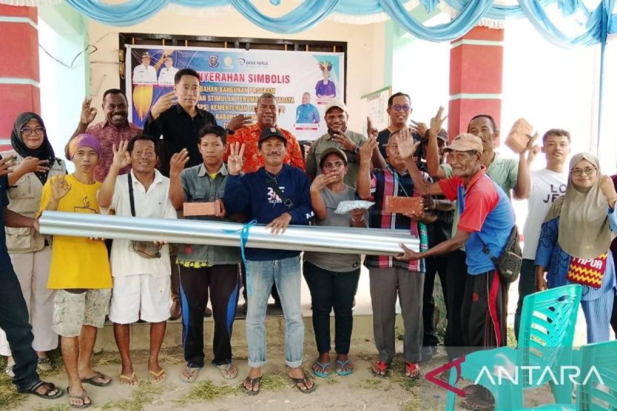 Sorong Regency Distributes BSPS Programme to 500 Indigenous Papuans