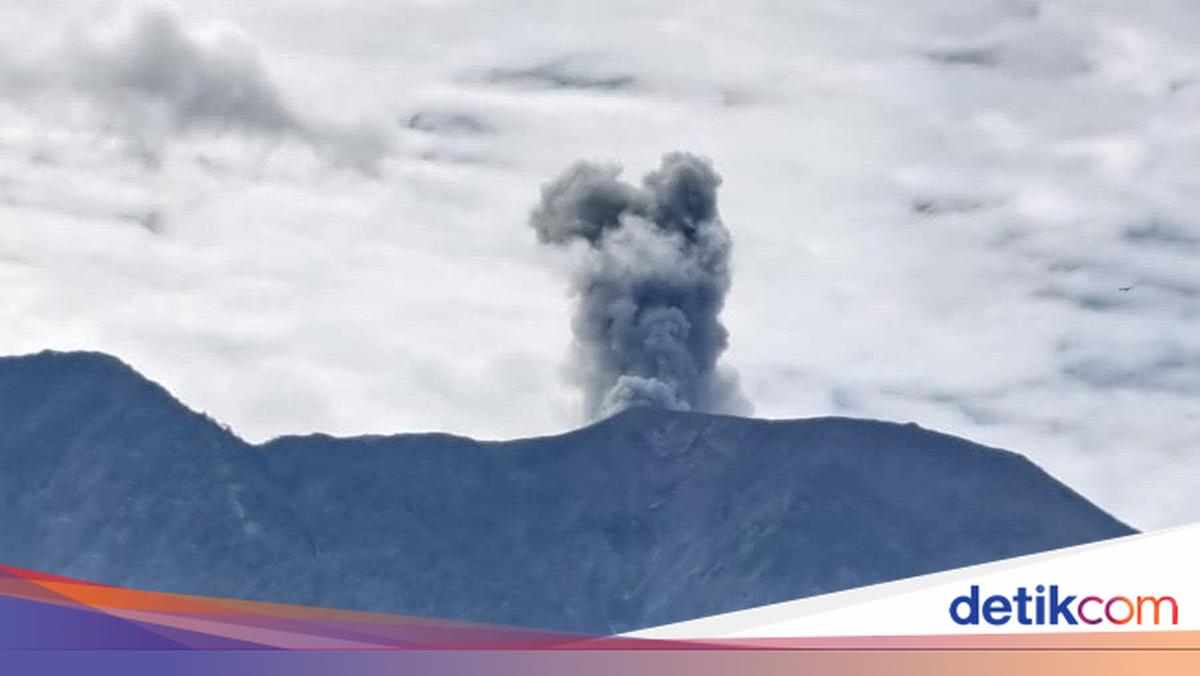 Mount Marapi Erupts, Volcanic Ashfall Hits Bukittinggi and Agam