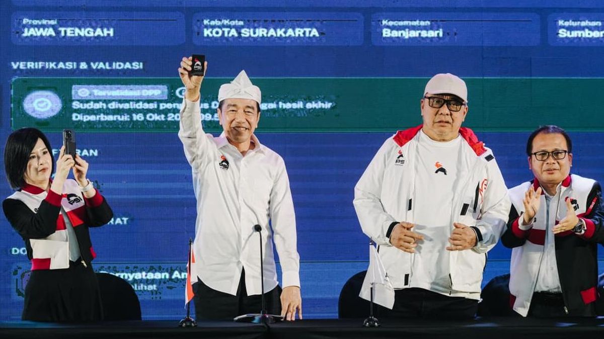 Jokowi Reveals Reason for Newly Displaying PSI Membership Card