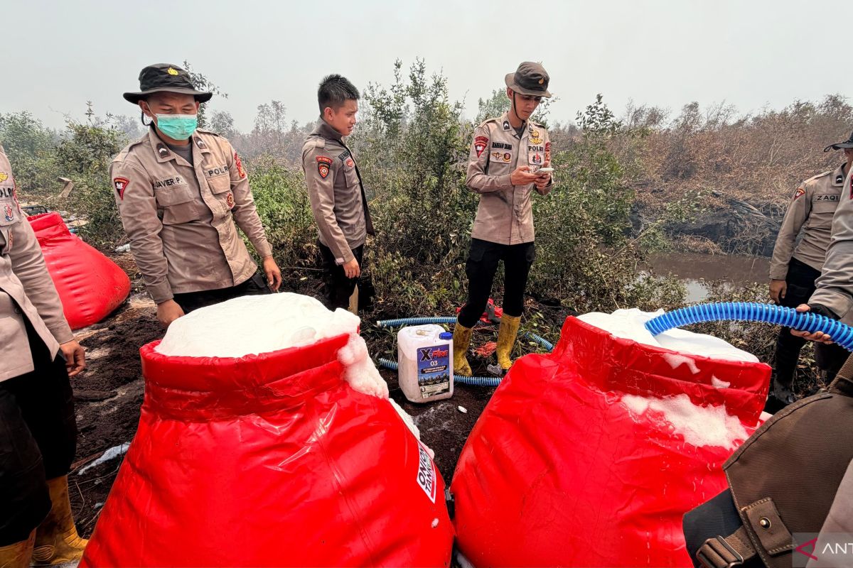 South Sumatra Regional Police Utilise Drones to Extinguish Forest Fires in OKI