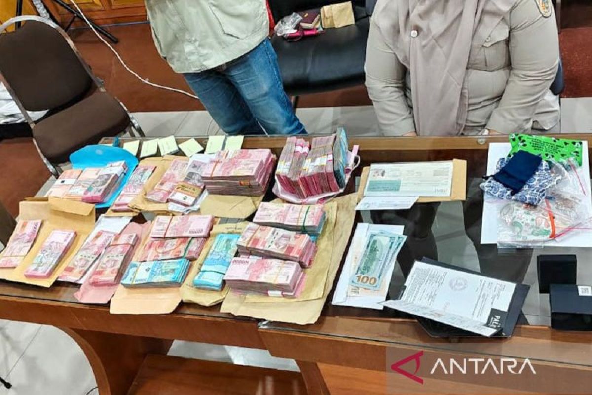 KPK Discovers Bank Accounts Allegedly Used to Collect Payments for East Java BPN Regional Office