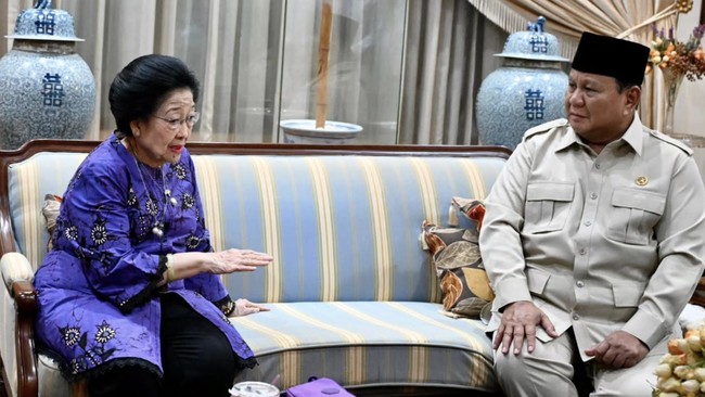 Prabowo Visits Megawati's Residence to Offer Condolences for Guruh Soekarnoputra