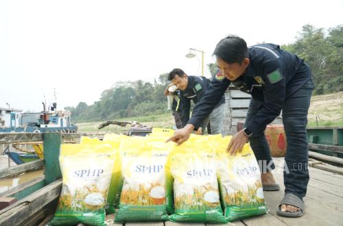 Hasnur Group Distributes Aid to Communities Amidst Forest and Land Fires