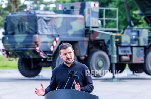 Zelenskyy: North Korea Preparing 10,000 Troops to Assist Russia in War Against Ukraine