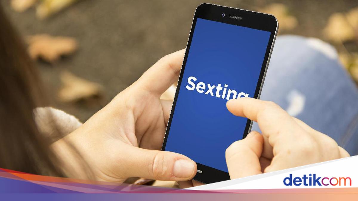 UGM Engineering Faculty Suspends 10 Students Involved in Lewd Chat Group