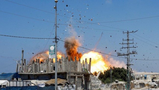 Israel Kills Senior Hamas Commander, Gaza War Re-ignites