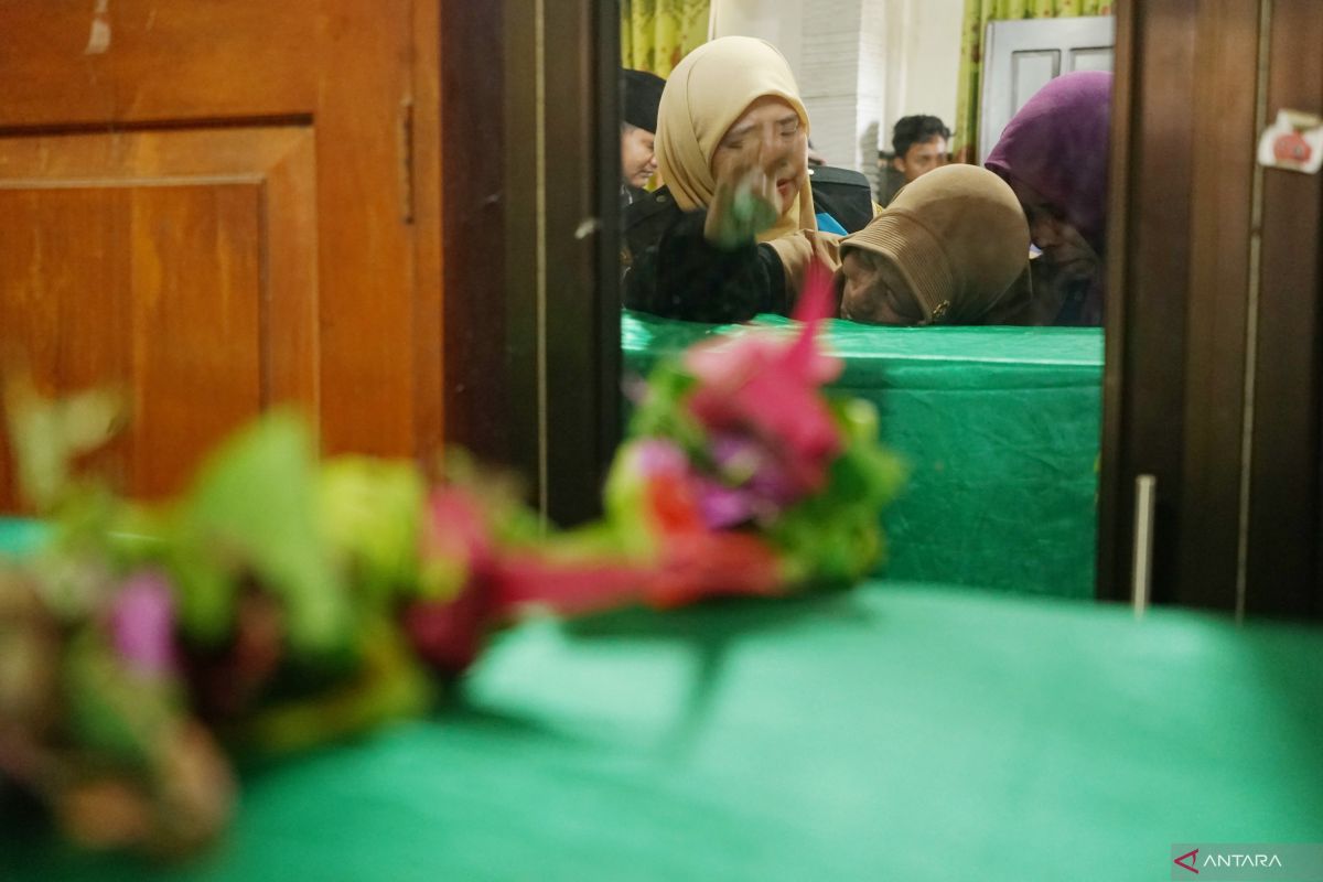 Heirs of KMP Virgo 8 Victim Receive Rp70 Million Compensation
