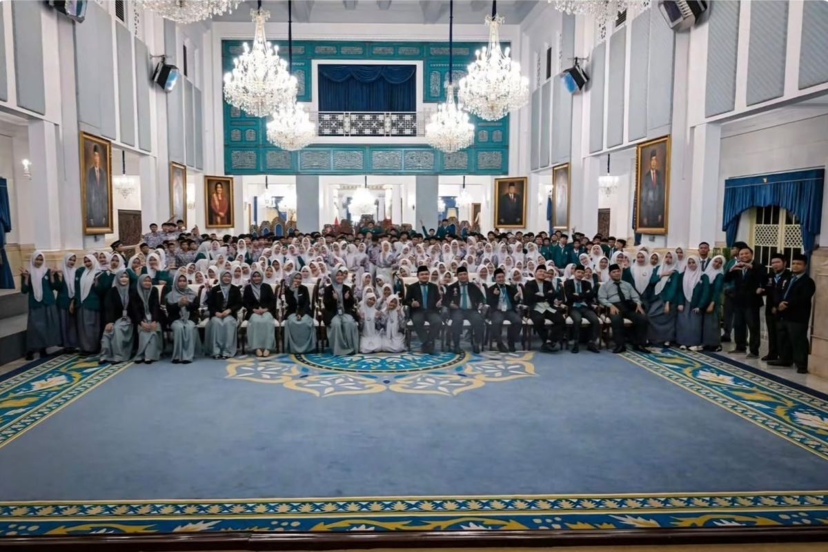 350 Students Participate in 'Palace for Schoolchildren' Programme