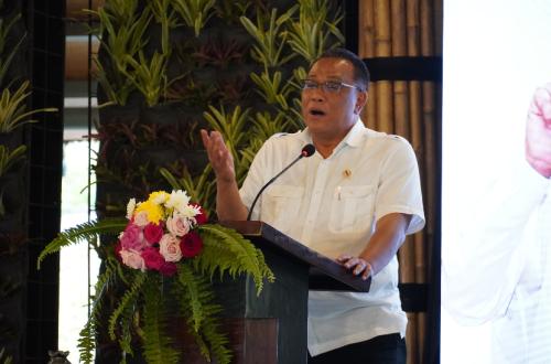 Environment Minister Promotes Ecotourism, Reminds Businesses to Protect the Environment
