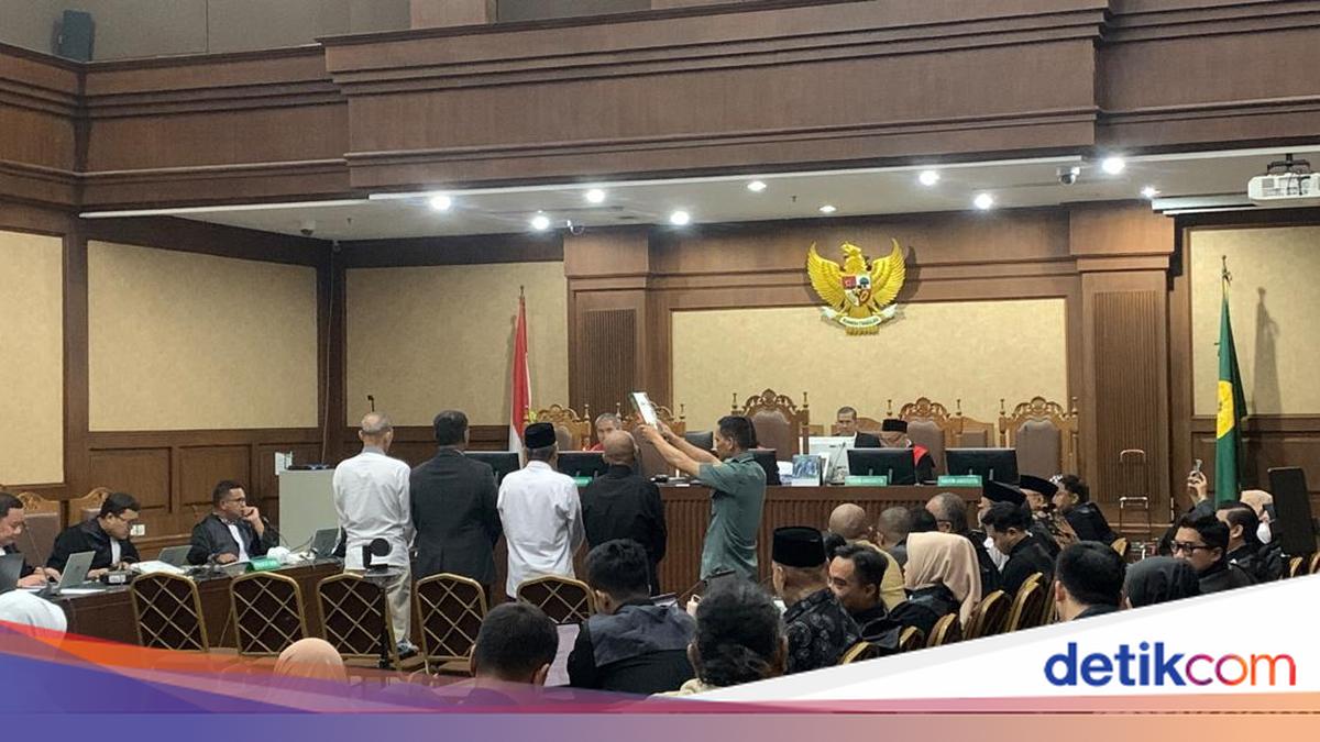 Former Religious Affairs Minister Yaqut Denies Threats of Removal from 'Carriage' for Disobedience