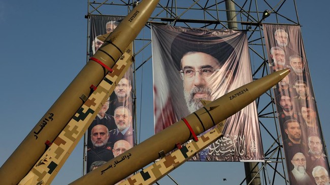 Mojtaba Khamenei Suddenly Appears, Delivering Message to America