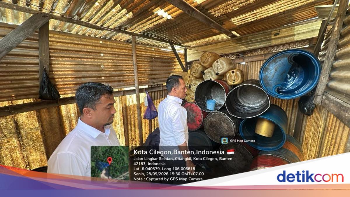 Banten Regional Police Inspect Alleged Subsidised Fuel Hoarding Site, Find Empty Drums