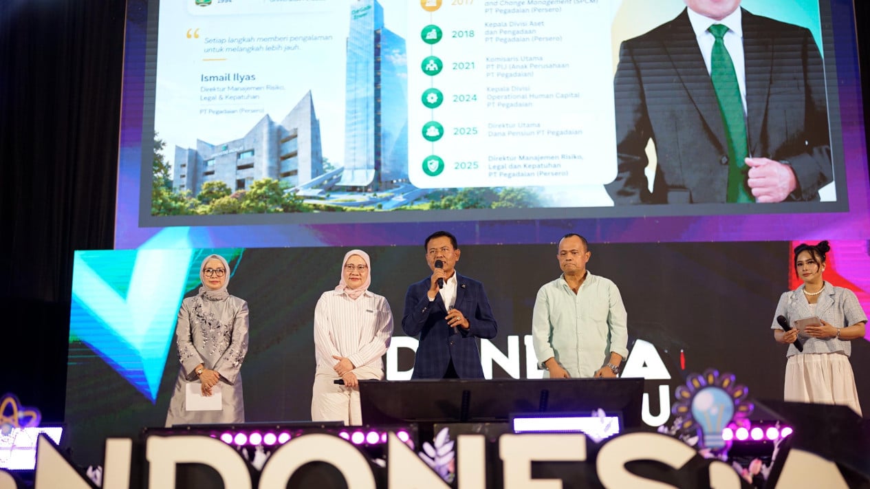 Promoting the Spirit of 'MengEMASkan' Indonesia: Pegadaian Director Shares Career Experiences via 'Alumni Calling' Session