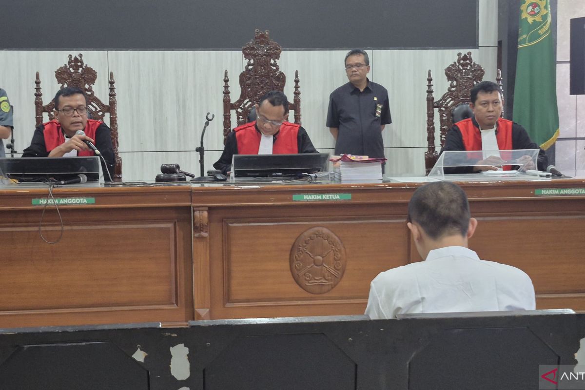 Bale Bandung District Court Holds First Closed-Door Hearing for Taufik Hidayat