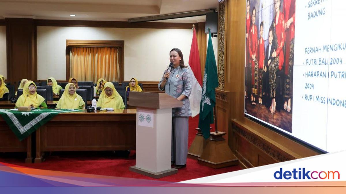 Badung Women's Organisation Chair Urges Elderly to Stay Healthy and Wise on Social Media in Digital Era