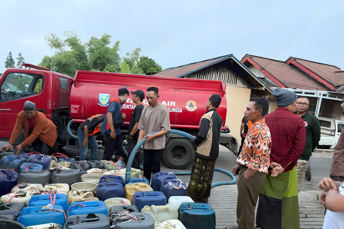 Central Java Provincial Government Distributes 75.4 Million Litres of Water to Combat Drought