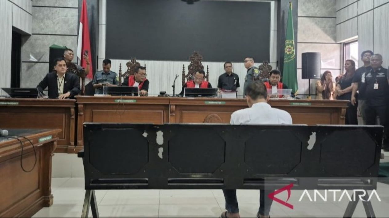 Taufik Hidayat Charged with Three Counts in YTR Confinement Case