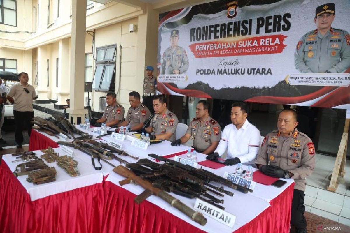 North Maluku Regional Police Receive 32 Illegal Firearms as Sign of Increased Public Safety Awareness