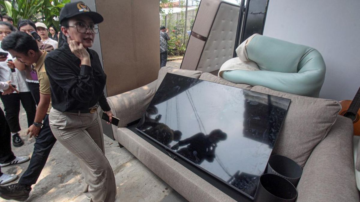 Rieke Diah Demands Inventory of Luxury Prison Cell Contents Before Demolition