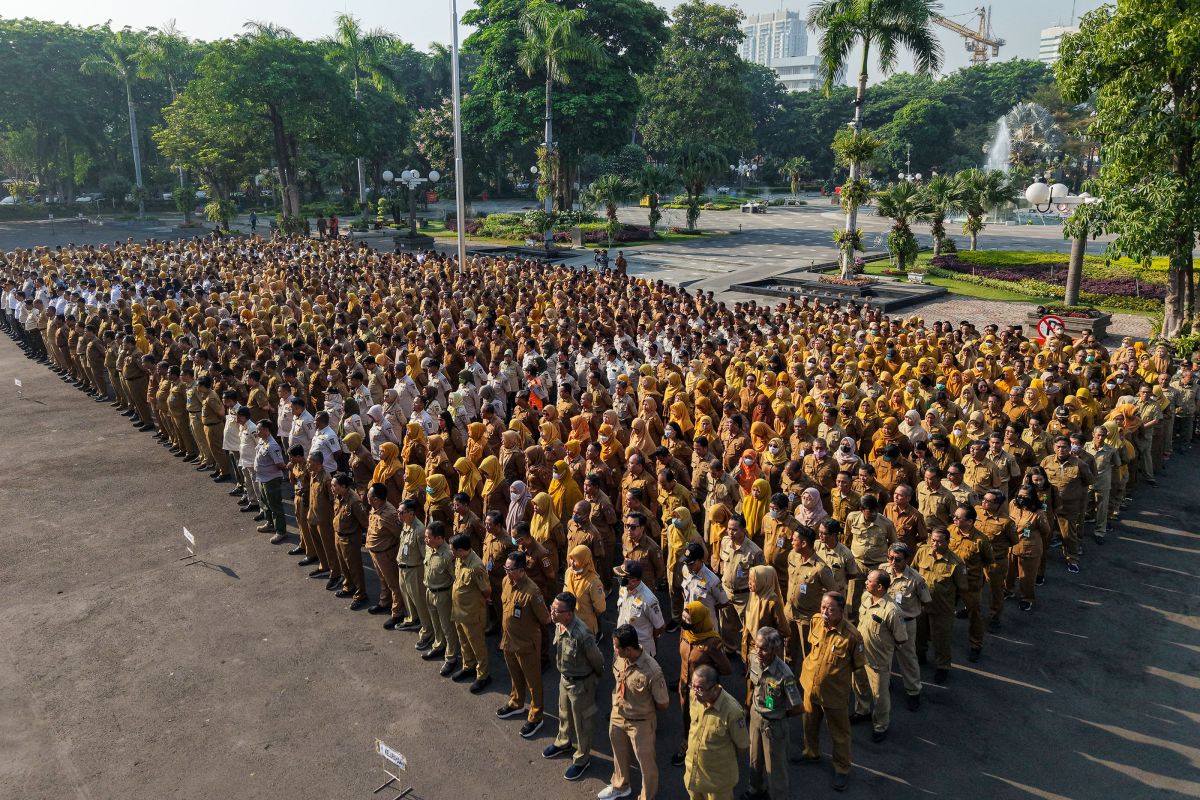 A Mandate Tested by Discipline