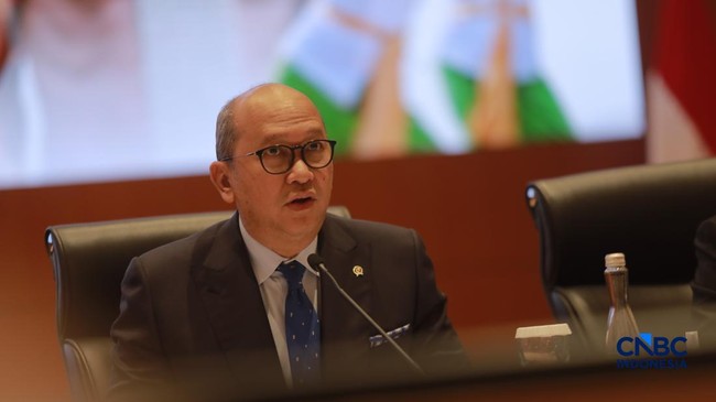 Regarding Data Centre Project, Rosan to Communicate with West Java Provincial Government