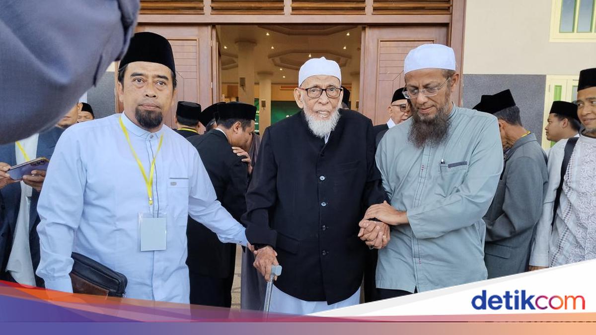 Abu Bakar Ba'asyir Hospitalised, Current Condition Reported