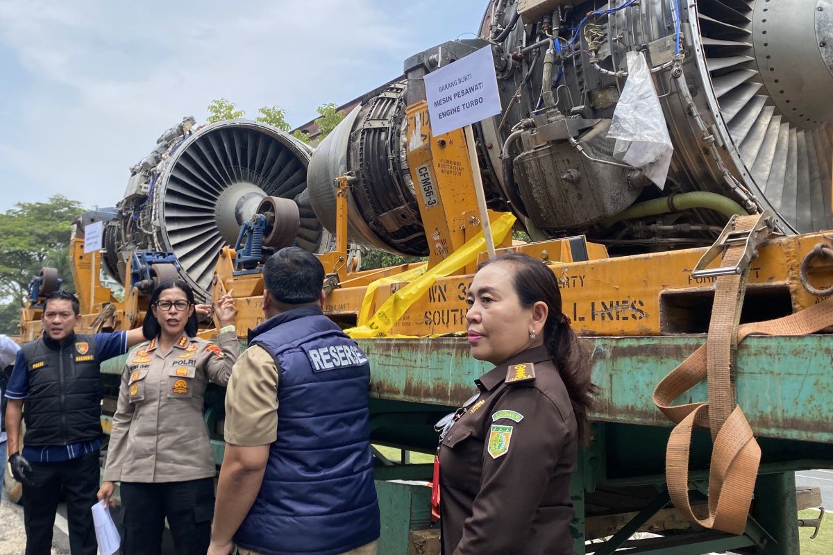 Riau Islands Police Uncover Illegal Import of Three Used Aircraft Engines Worth Rp30 Billion