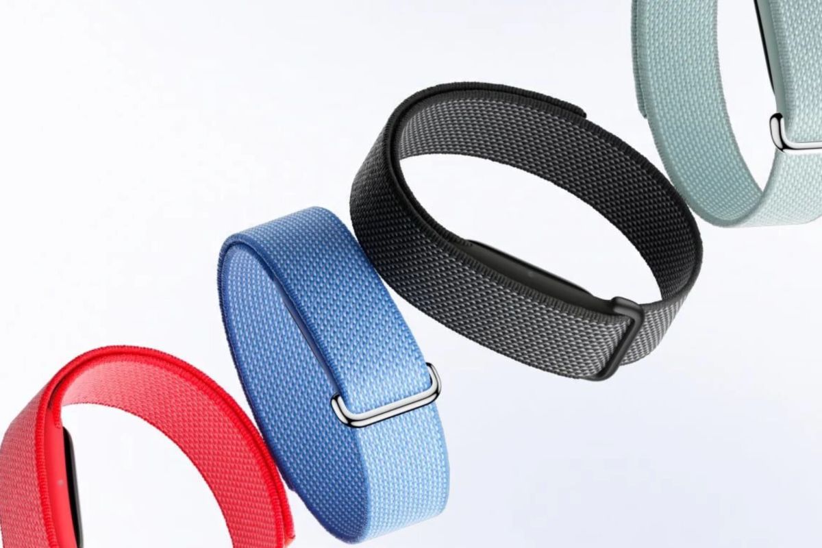 Google brings screenless Fitbit Air health tracker to India