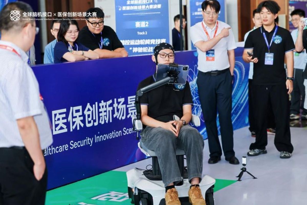 AiMOGA wheelchair can be controlled via brain signals