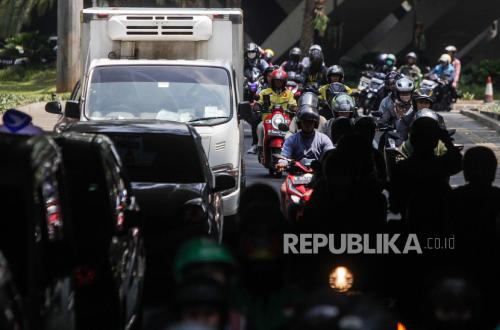 Pramono Reveals Reasons for Evaluating Odd-Even Traffic System