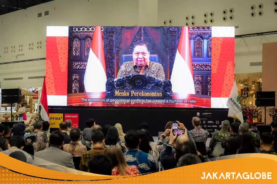 Airlangga Highlights Market Diversification, Global Competitiveness for Furniture Industry