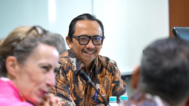 Deputy Finance Minister Discusses Plans to Restrict Pertalite Usage