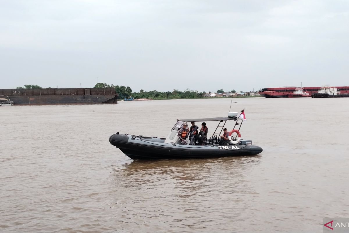 Palembang Port Authority Urges Captains to Delay Voyages Amid Thick Fog