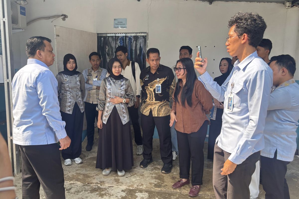 Deputy Head of National Nutrition Agency Inspects Kendari SPPG and Emphasises SOP Compliance