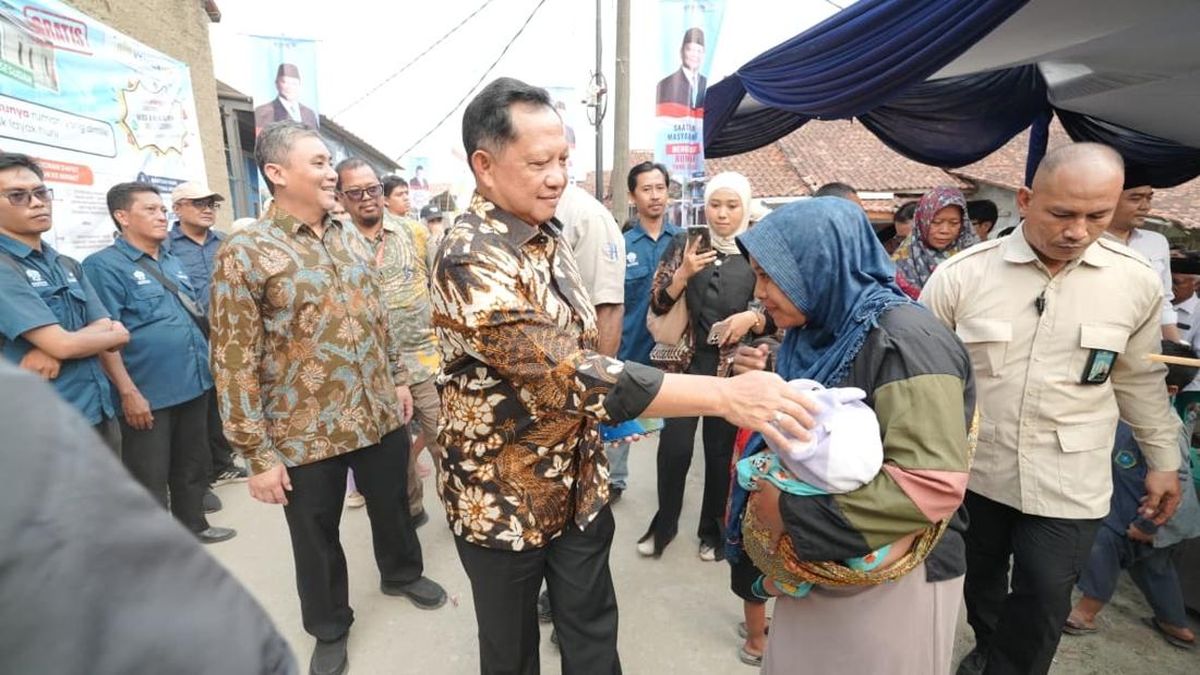 Supporting Priority Programmes, Tito Inspects House Renovation Project in Purwakarta