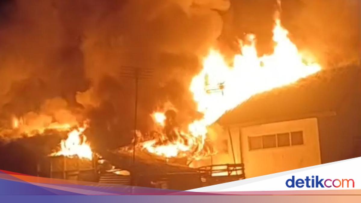 Primary School in Megamendung, Bogor, Caught in Fire that Spreads to Local Houses