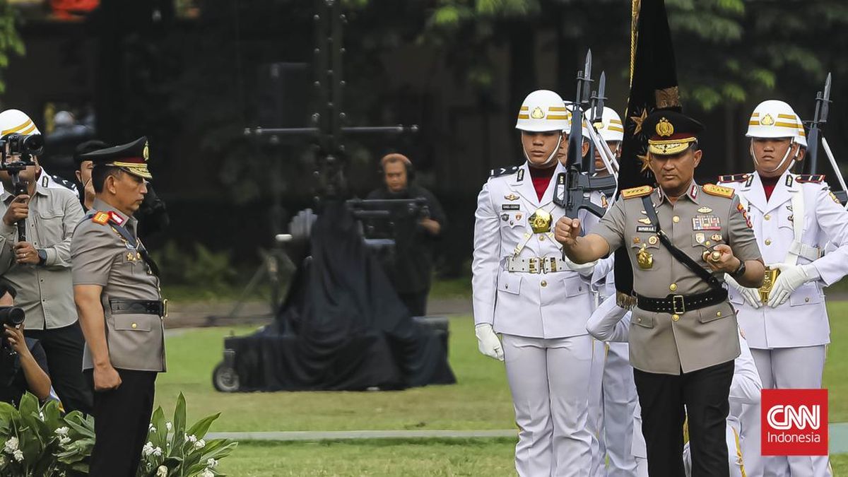 National Police Chief Mutates All Regional Police Chiefs in Java