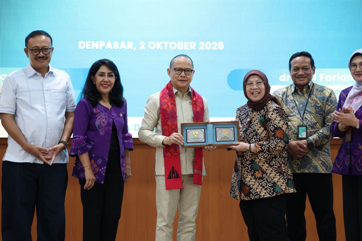 Minister for Migrant Worker Protection Encourages Poltekkes Students to Enhance Global Competence