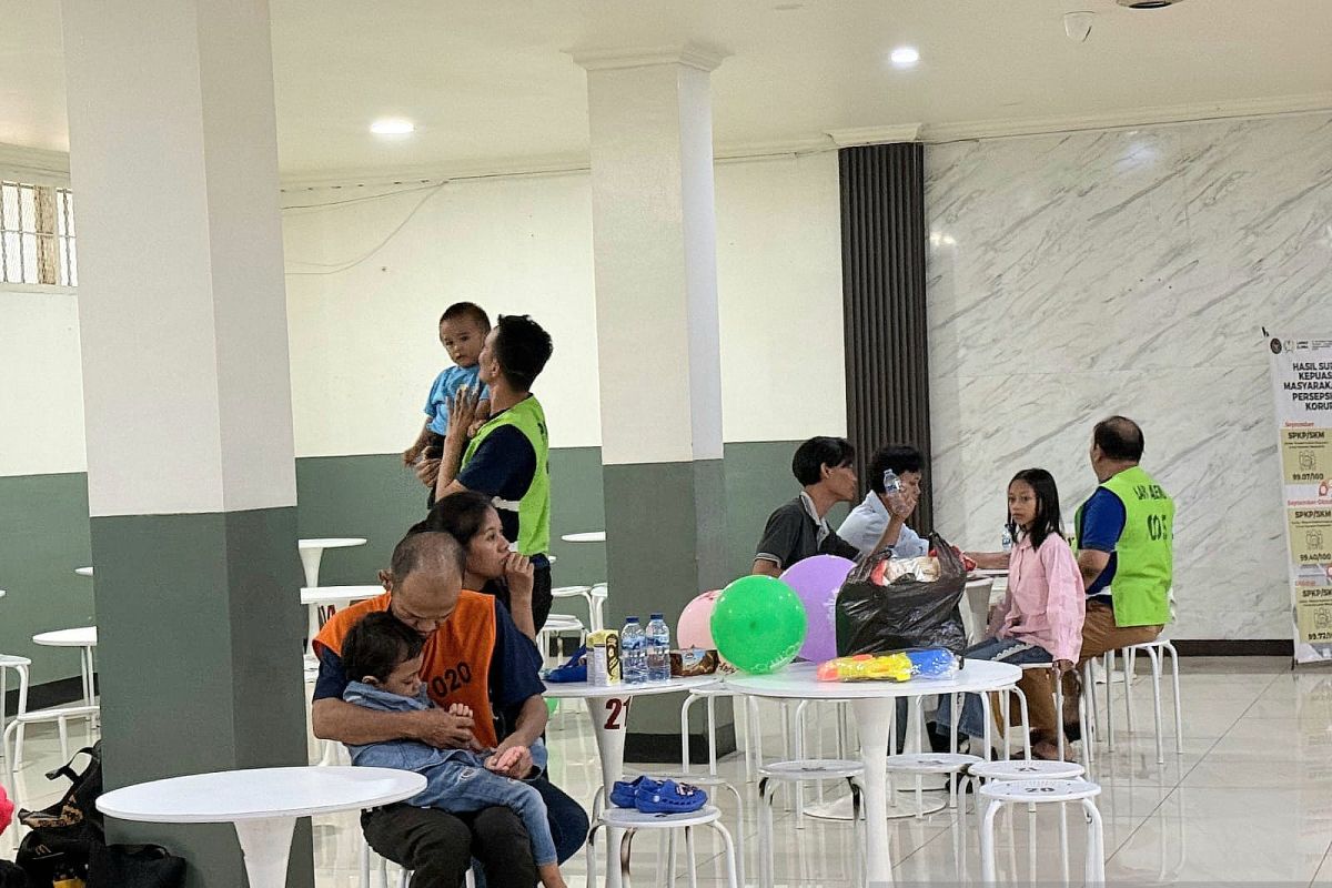 Salemba Prison Opens Visiting Hours for Children of Inmates to Maintain Family Bonds