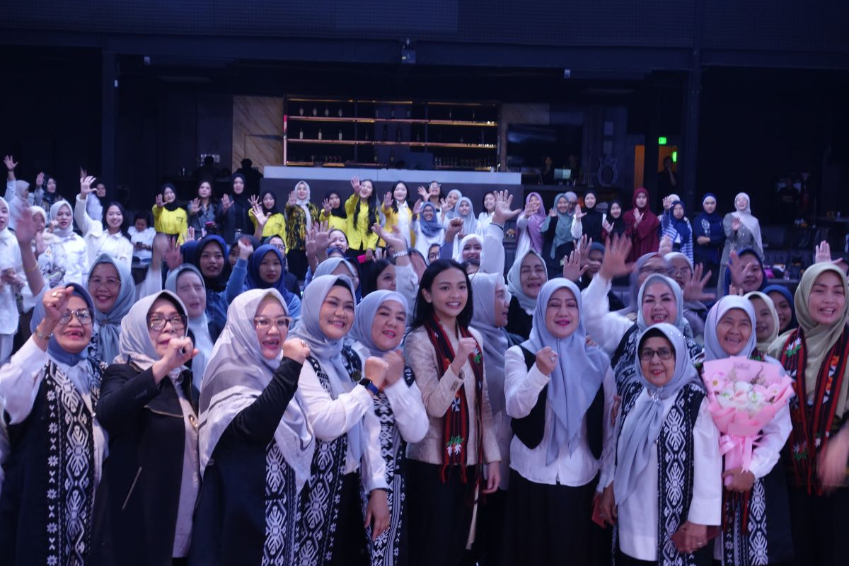 MP: Young Women Must Prove Themselves in Politics