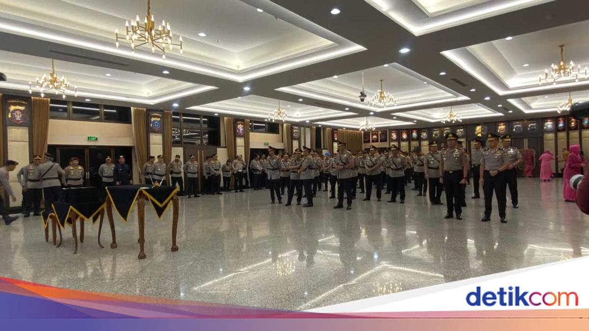 National Police Chief Leads Inauguration and Handover of Several Regional Police Chiefs Tonight