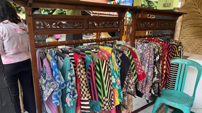 Creating Space for Creativity: Pertamina Supports 428 MSMEs on National Batik Day